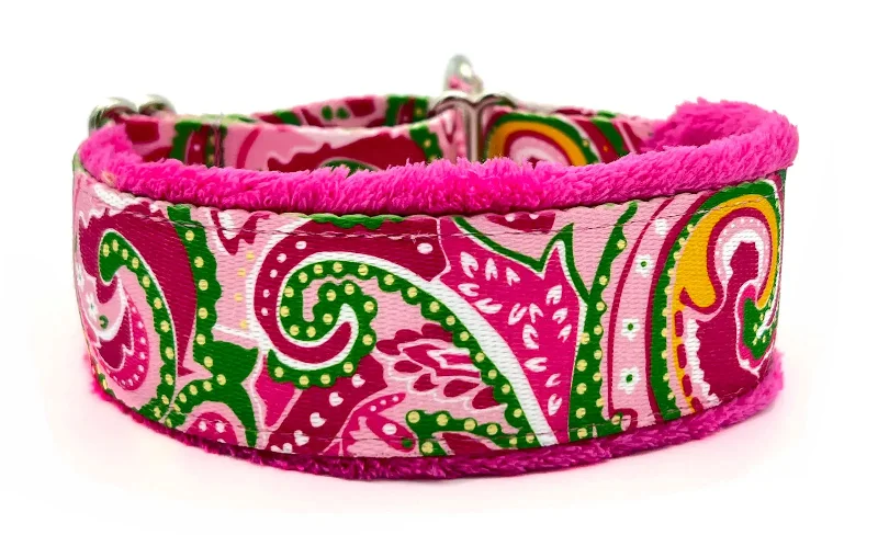 2. **Pet traction rope is anti-explosion**1.5" Pink Paisley Everyday Limited Slip Collar